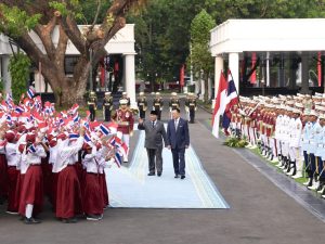 PM Thailand Bawakan Medali Kehormatan ke Prabowo: Anda Tokoh Ikonik, Tentara Kami Mengagumi Anda!